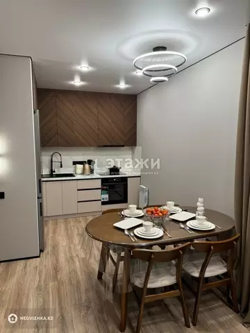 2-комнатная квартира, этаж 6 из 16, 56 м², на длительный срок