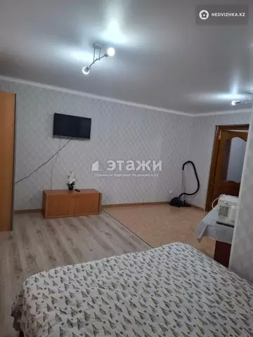 1-комнатная квартира, этаж 2 из 12, 33 м²