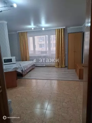 1-комнатная квартира, этаж 2 из 12, 33 м²