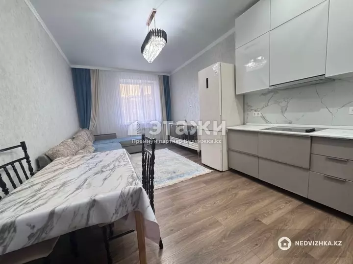 61.5 м², 3-комнатная квартира, этаж 2 из 10, 62 м², изображение - 1