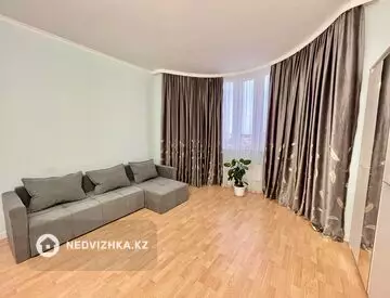2-комнатная квартира, этаж 8 из 9, 98 м², посуточно