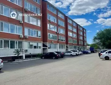 1-комнатная квартира, этаж 1 из 5, 54 м², посуточно