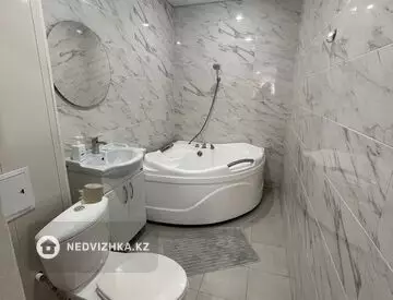 1-комнатная квартира, этаж 1 из 5, 54 м², посуточно