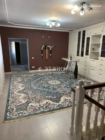 6-комнатный дом, 4 соток, 271 м², на длительный срок