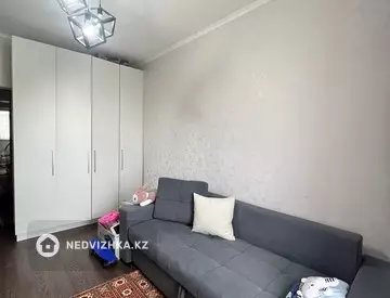 3-комнатная квартира, этаж 6 из 6, 61 м²