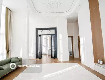 8-комнатная квартира, этаж 17 из 17, 330 м²