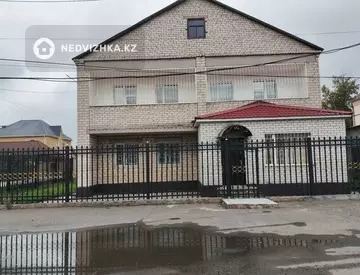 7-комнатный дом, 15 соток, 300 м²