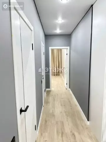 2-комнатная квартира, этаж 3 из 9, 60 м²