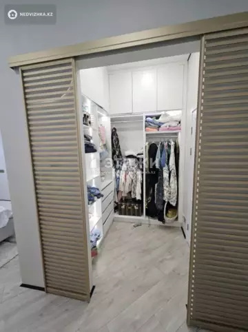 4-комнатная квартира, этаж 3 из 16, 105 м²