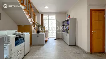 Офисное помещение, этаж 2 из 3, 186 м²
