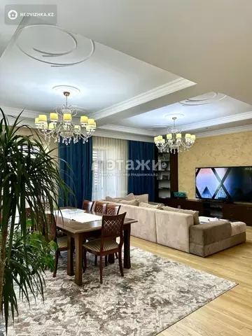 6-комнатная квартира, этаж 5 из 5, 235 м²
