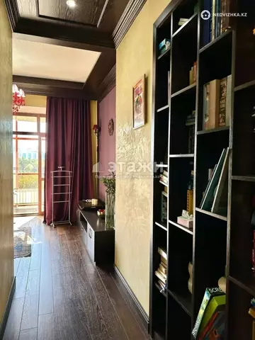 6-комнатная квартира, этаж 5 из 5, 235 м²