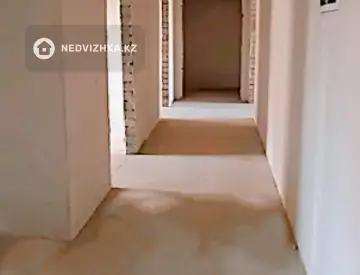 3-комнатная квартира, этаж 2 из 9, 90 м²