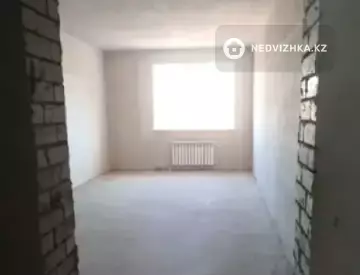 3-комнатная квартира, этаж 2 из 9, 90 м²