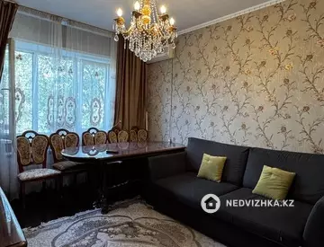 3-комнатная квартира, этаж 4 из 8, 80 м²