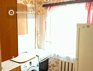 1-комнатная квартира, этаж 3 из 5, 32 м²