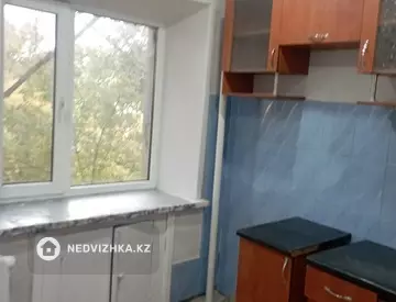 2-комнатная квартира, этаж 4 из 5, 42 м²