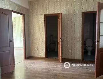 3-комнатная квартира, этаж 2 из 5, 84 м²