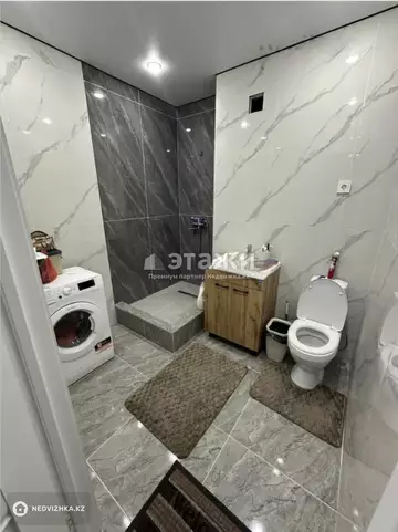 1-комнатная квартира, этаж 4 из 12, 37 м²