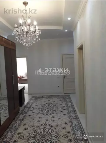 4-комнатная квартира, этаж 3 из 12, 130 м²