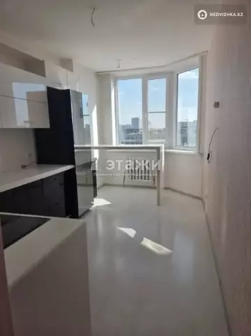 3-комнатная квартира, этаж 10 из 13, 70 м²