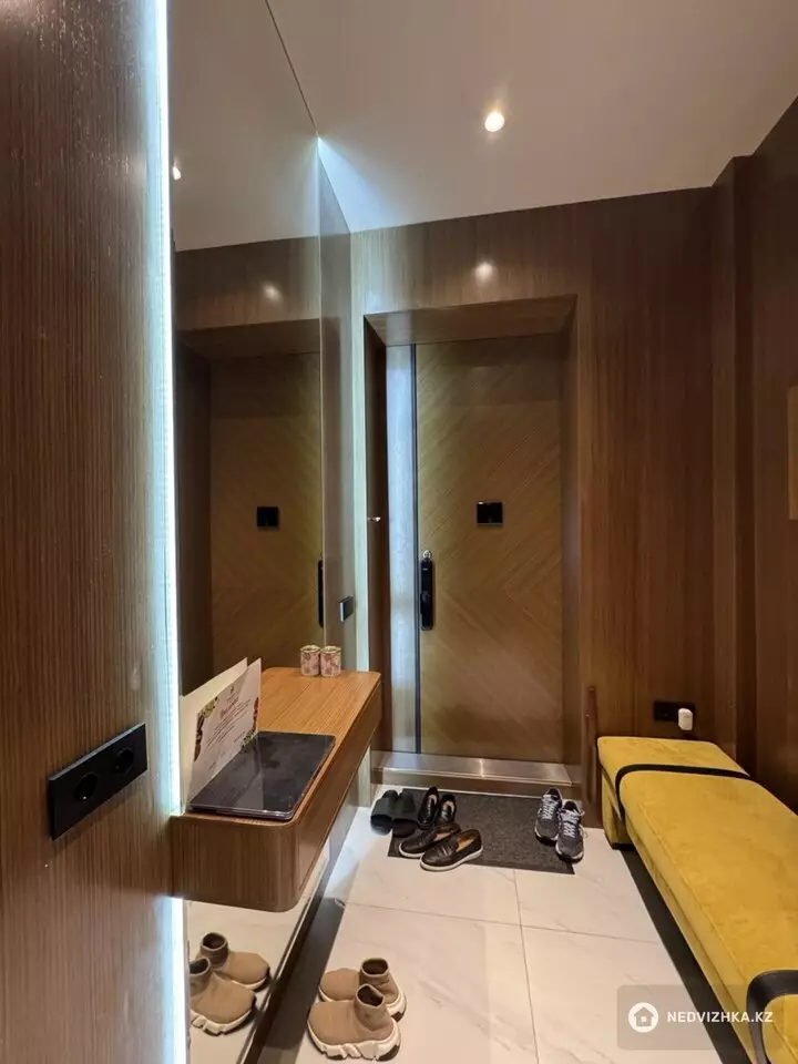 330 м², 5-комнатный дом, 5 соток, 330 м², на длительный срок, изображение - 1