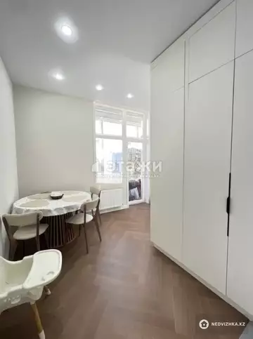 2-комнатная квартира, этаж 17 из 17, 74 м²