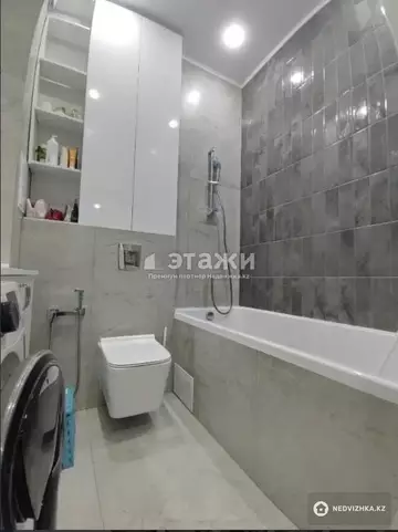 3-комнатная квартира, этаж 4 из 9, 100 м²