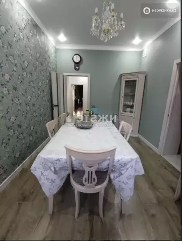 3-комнатная квартира, этаж 4 из 9, 100 м²