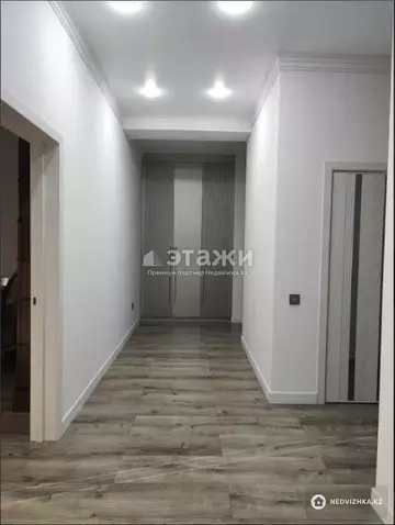 3-комнатная квартира, этаж 4 из 9, 100 м²