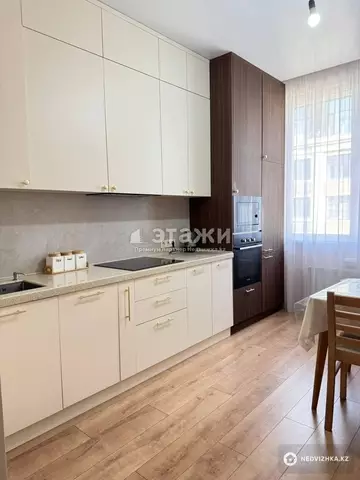 2-комнатная квартира, этаж 7 из 10, 63 м²