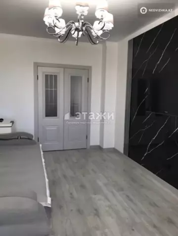 2-комнатная квартира, этаж 4 из 18, 55 м²