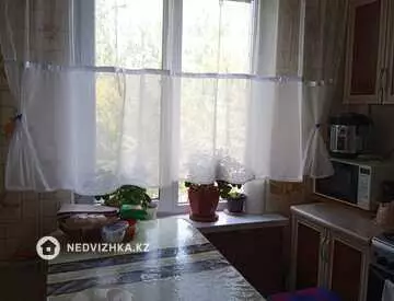 2-комнатная квартира, этаж 4 из 5, 48 м²