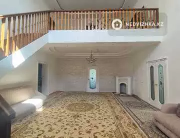 9-комнатный дом, 560 м²