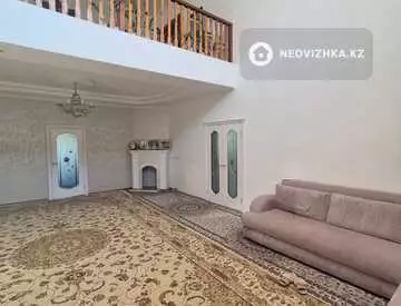 9-комнатный дом, 560 м²