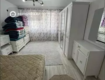 3-комнатная квартира, этаж 4 из 9, 90 м²