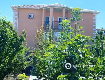 8-комнатный дом, 10 соток, 400 м²