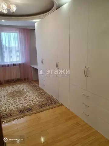 3-комнатная квартира, этаж 8 из 20, 128 м²