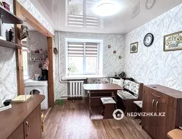 3-комнатная квартира, этаж 3 из 5, 63 м²
