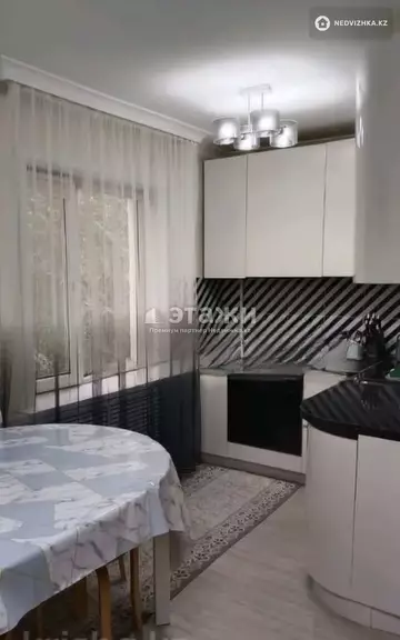 3-комнатная квартира, этаж 2 из 5, 64 м²