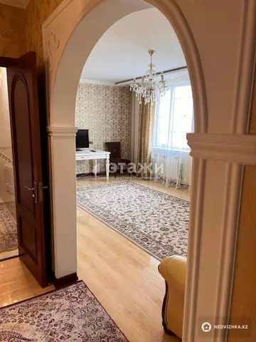 3-комнатная квартира, этаж 6 из 9, 99 м²