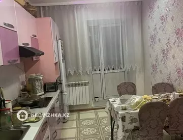 3-комнатная квартира, этаж 2 из 10, 93 м²