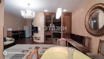4-комнатная квартира, этаж 5 из 7, 160 м², на длительный срок
