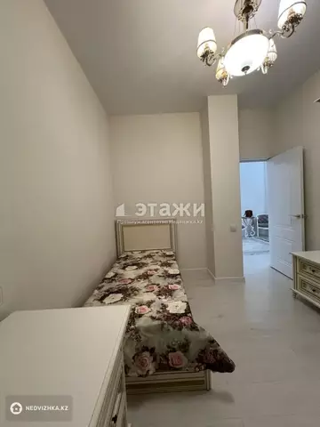 3-комнатная квартира, этаж 3 из 12, 65 м², на длительный срок