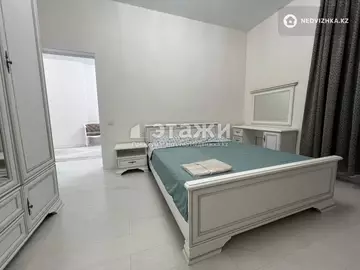 3-комнатная квартира, этаж 3 из 12, 65 м², на длительный срок