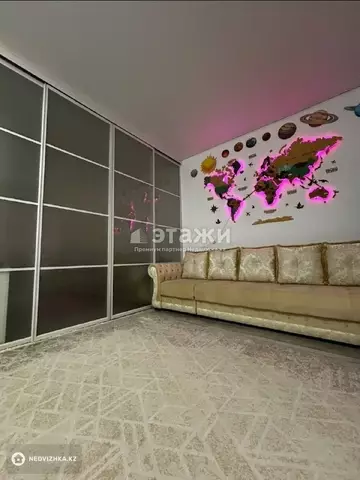 2-комнатная квартира, этаж 13 из 17, 55 м²