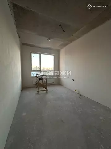 3-комнатная квартира, этаж 7 из 9, 82 м²