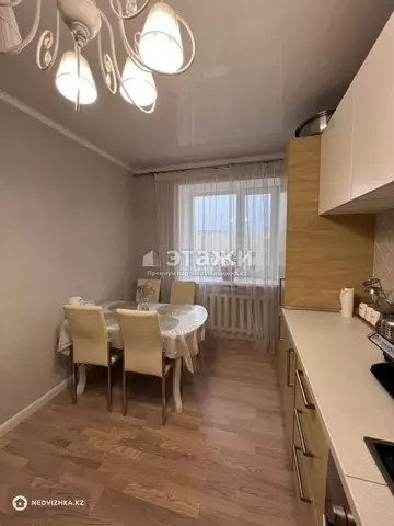 3-комнатная квартира, этаж 9 из 9, 90 м²