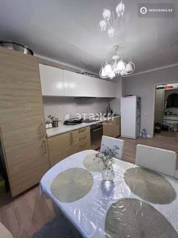 3-комнатная квартира, этаж 9 из 9, 90 м²