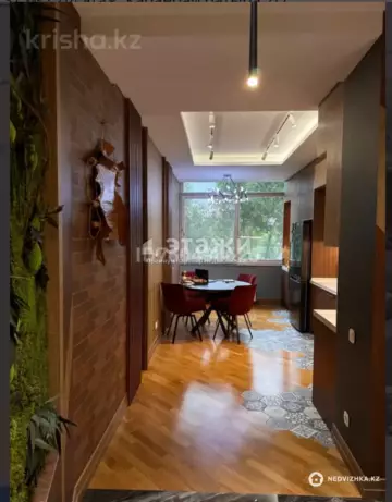 2-комнатная квартира, этаж 2 из 5, 109 м²